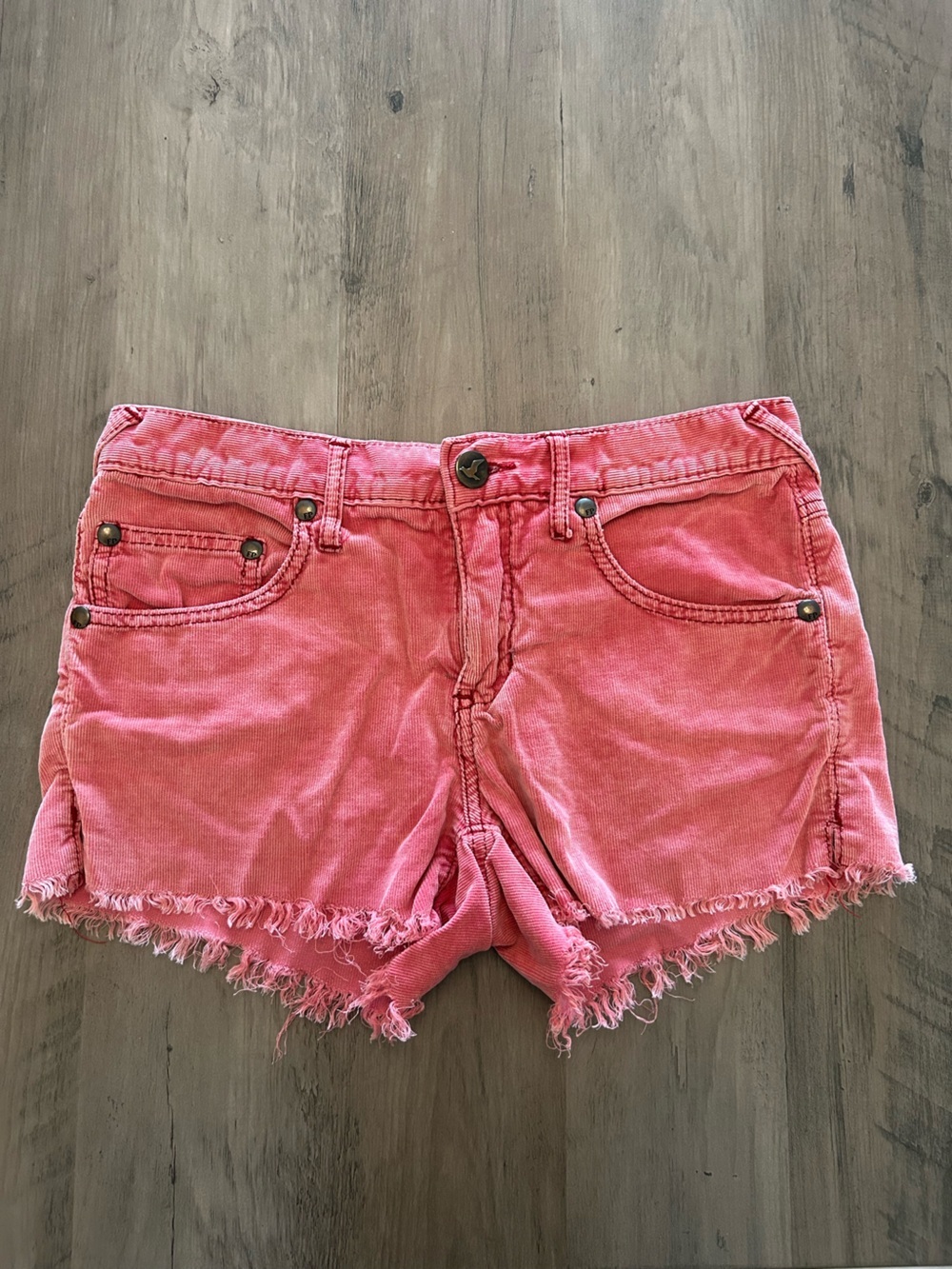 Free People Women’s Denim Shorts Size 25 Raw hem Pink
